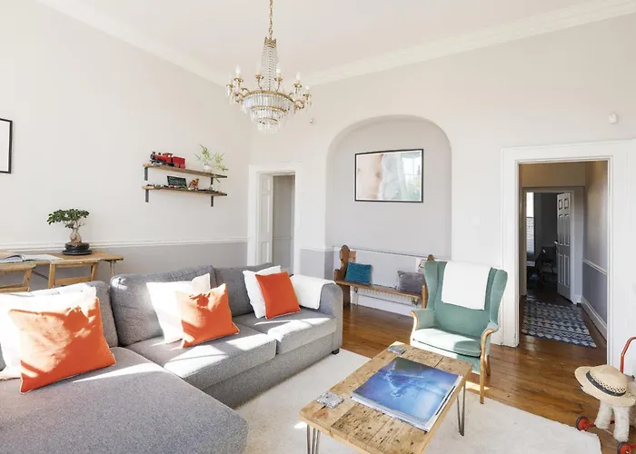 Stunning Centre Living With Parking Apartamento Bristol